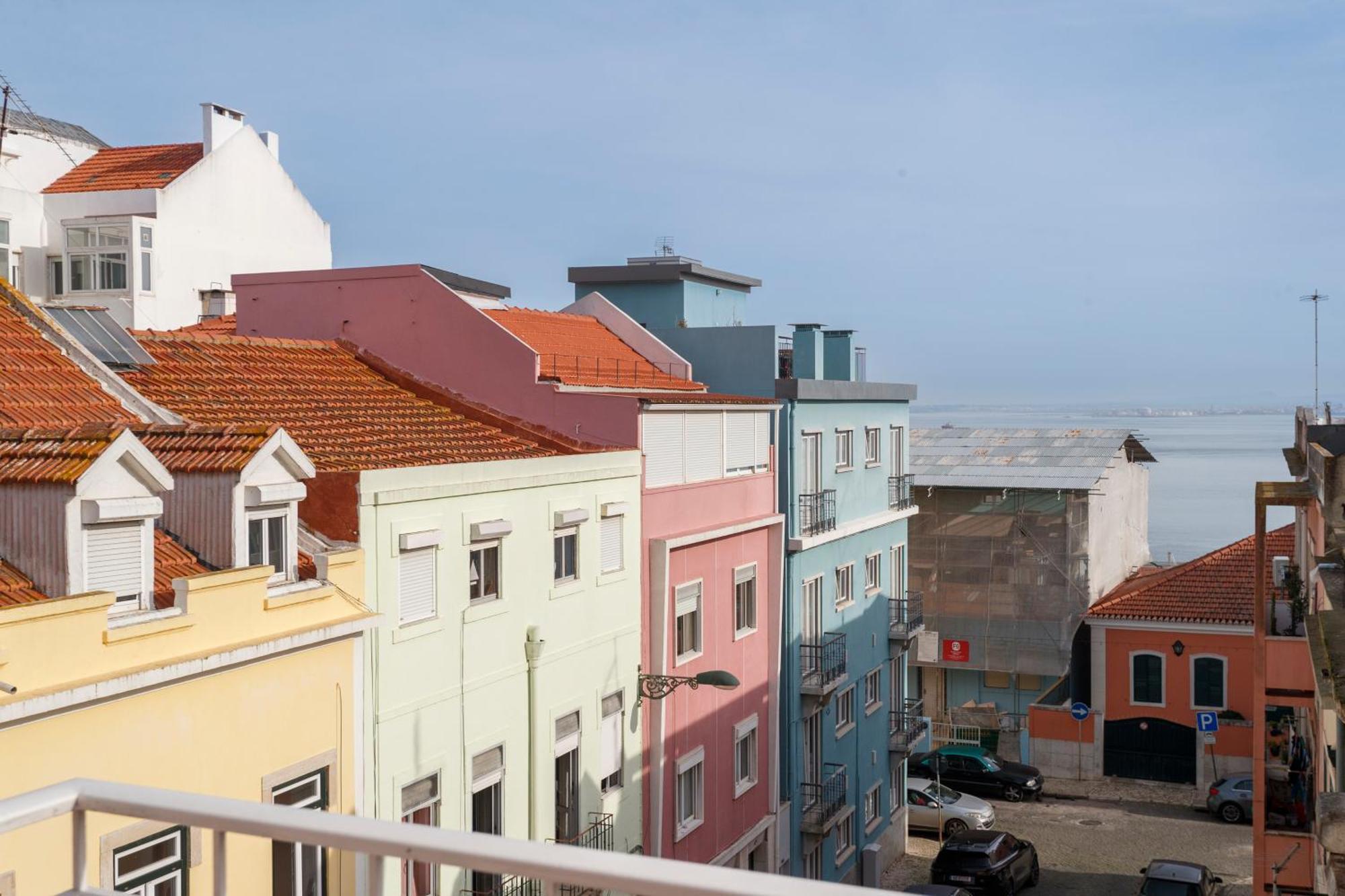 Cortes Apartment In Lisbon Historic Neighborhood ภายนอก รูปภาพ