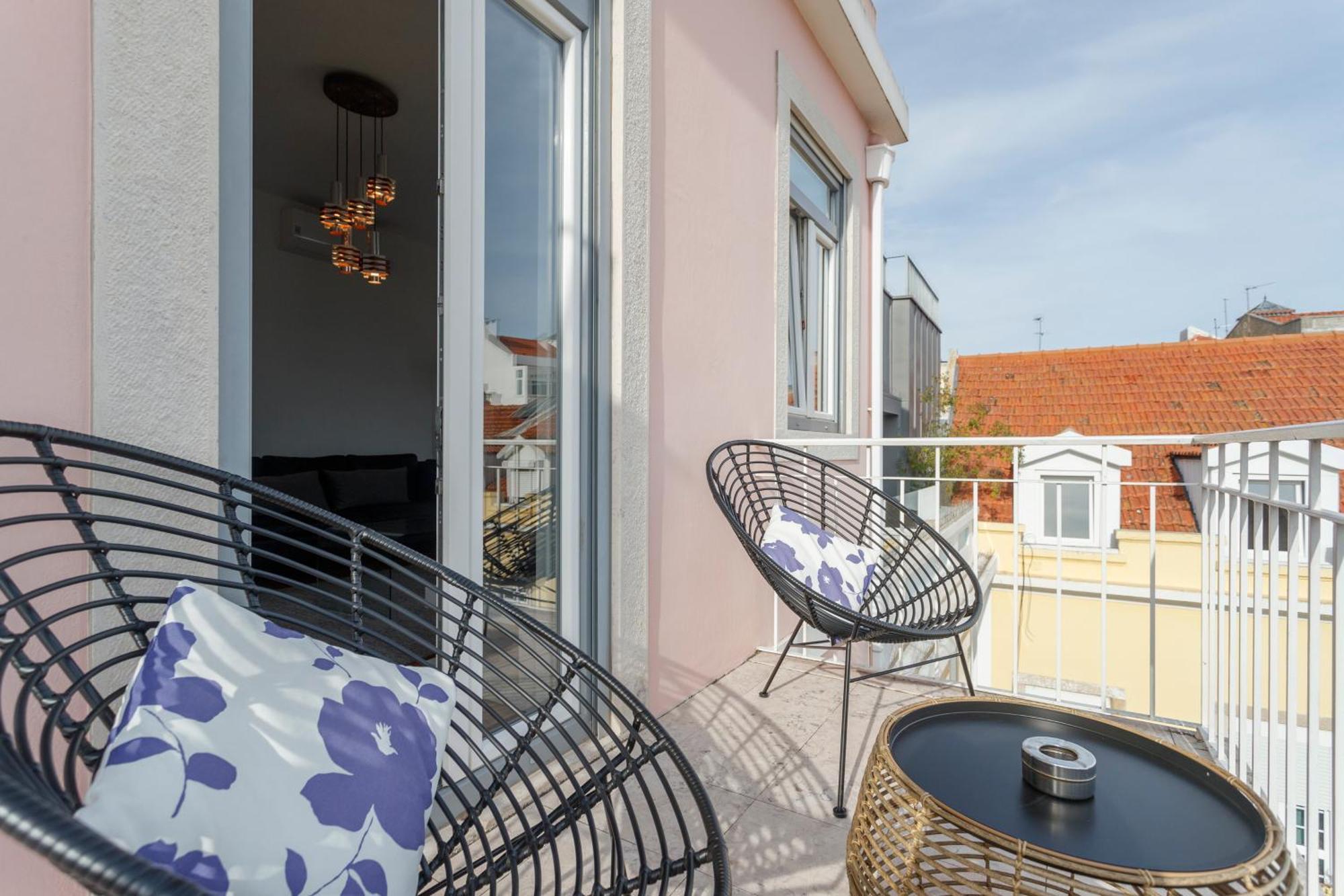Cortes Apartment In Lisbon Historic Neighborhood ภายนอก รูปภาพ
